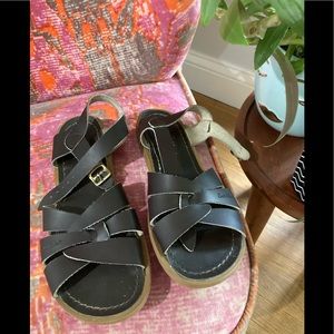 SALTWATER SANDALS by Hoy Big Kid Sz 5 WOMEN'S Sz 7